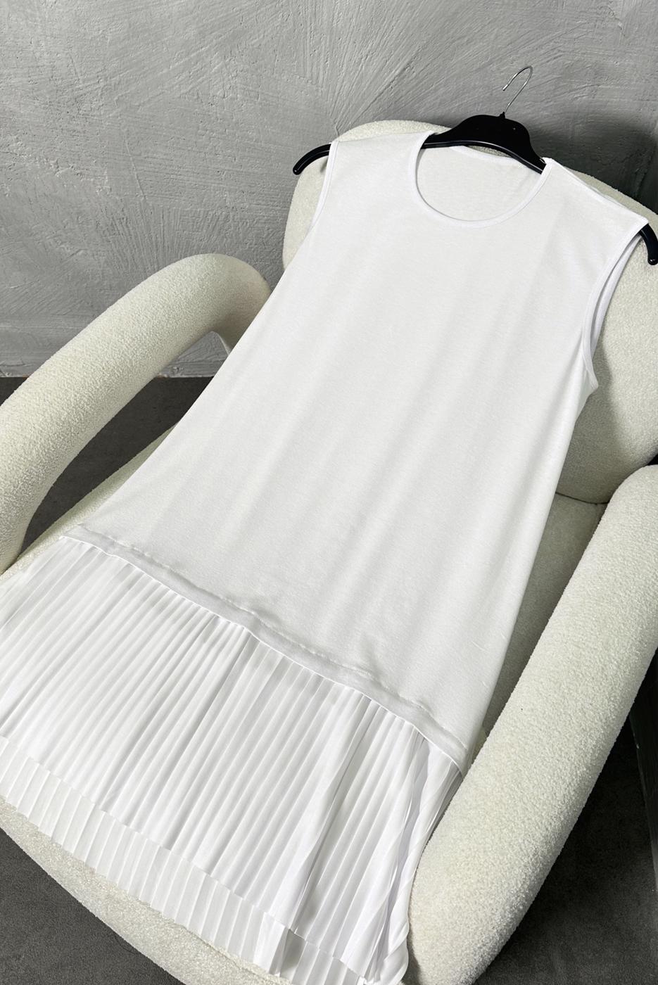 Hijab clothing WHITE SLEEVELESS INNER TUNIC T 6774