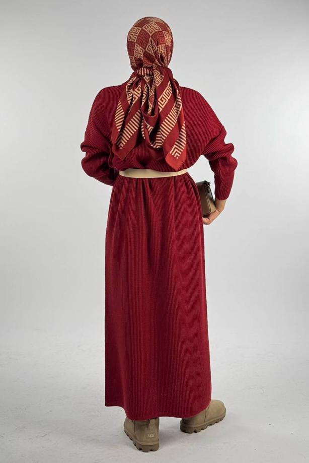 Vêtements hijab ROUGE BORDEAUX ROBE EN MAILLE T 00381 - TRENDTESETTÜR