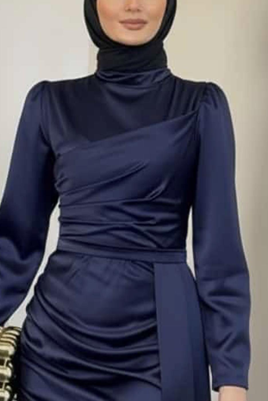 Vêtements hijab BLEU MARINE ROBE EN SATIN AVEC TRAÎNE T 7521