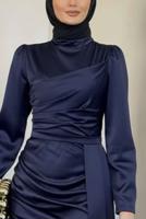 Vêtements hijab BLEU MARINE ROBE EN SATIN AVEC TRAÎNE T 7521