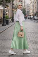 Tesettür giyim YEŞİL PİLİSELİ ETEK T 0654