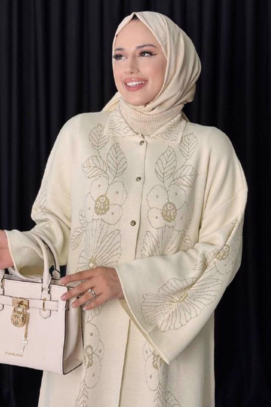 Tesettür giyim BEJ ÇİÇEK DESENLİ TRİKO HIRKA T 01381