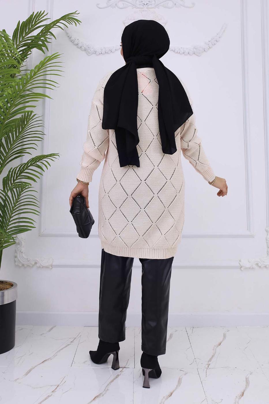 Tesettür giyim BEJ BAKLAVA DESENLİ HIRKA T 904
