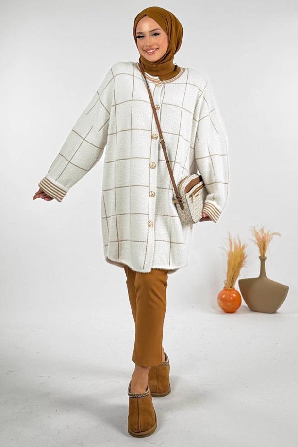 Tesettür giyim EKRU KARE DESENLİ HIRKA T 92381 - TRENDTESETTÜR