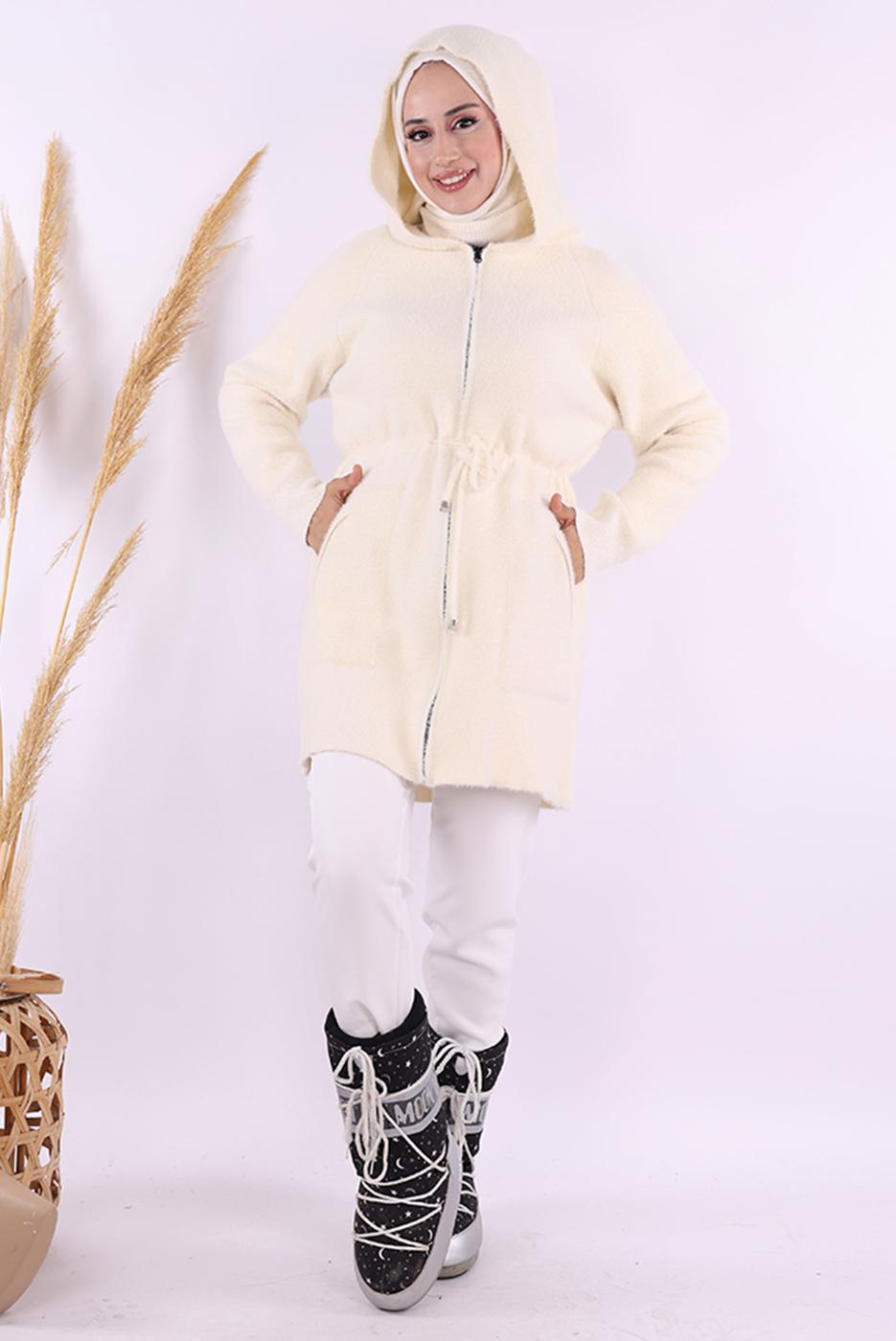 Tesettür giyim EKRU PELUŞ HIRKA T 95621