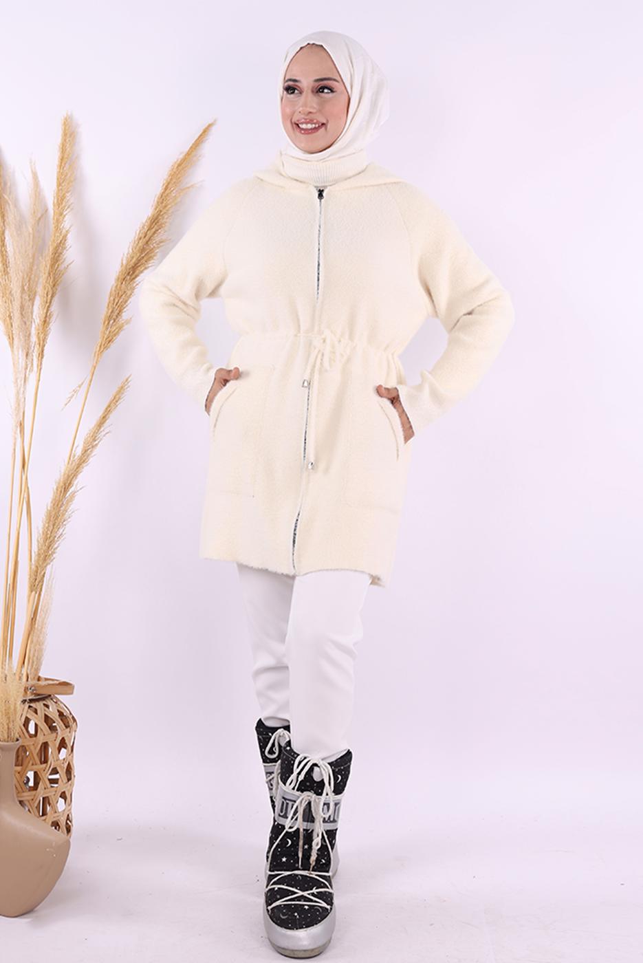 Tesettür giyim EKRU PELUŞ HIRKA T 95621