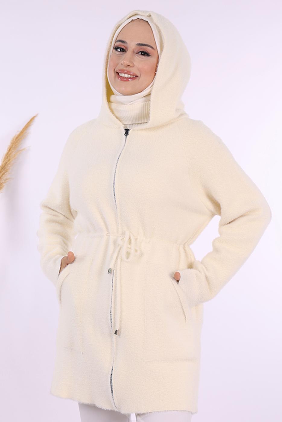 Tesettür giyim EKRU PELUŞ HIRKA T 95621