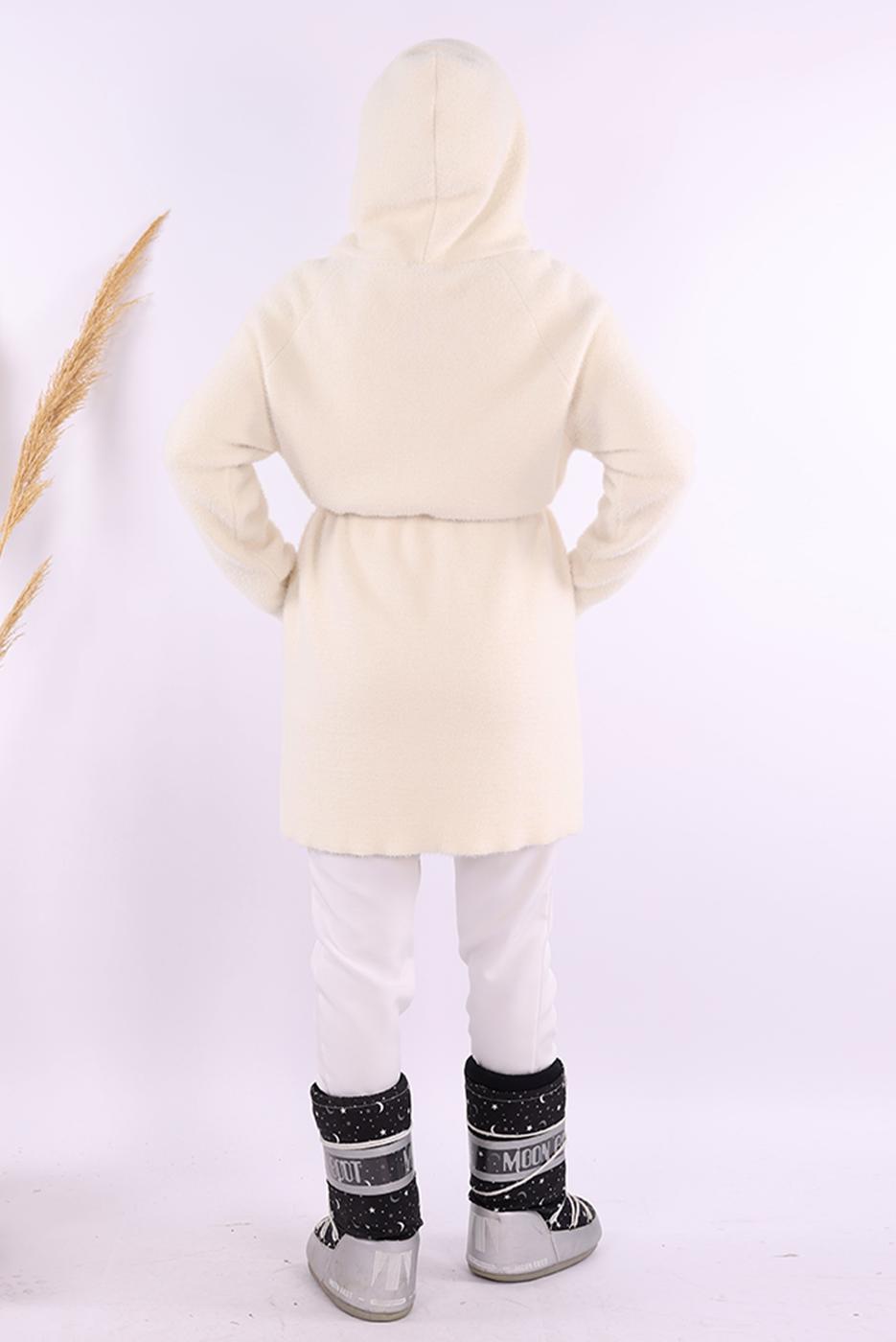 Tesettür giyim EKRU PELUŞ HIRKA T 95621