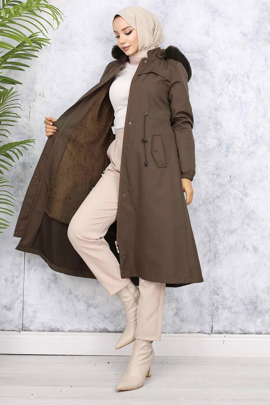 Tesettür giyim KAHVE KAPÜŞONU KÜRKLÜ KABAN T 3501