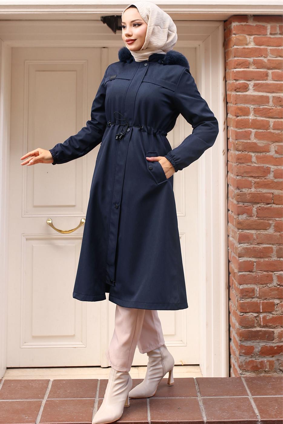 Tesettür giyim LACİVERT KAPÜŞONU KÜRKLÜ KABAN T 3501