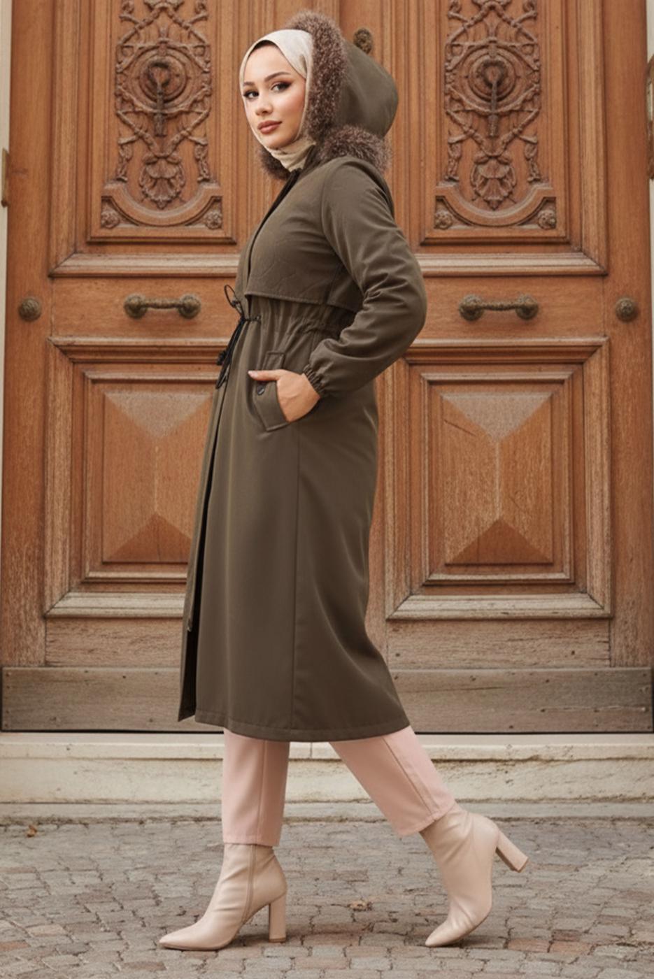Tesettür giyim HAKİ KAPÜŞONLU KABAN T 7801