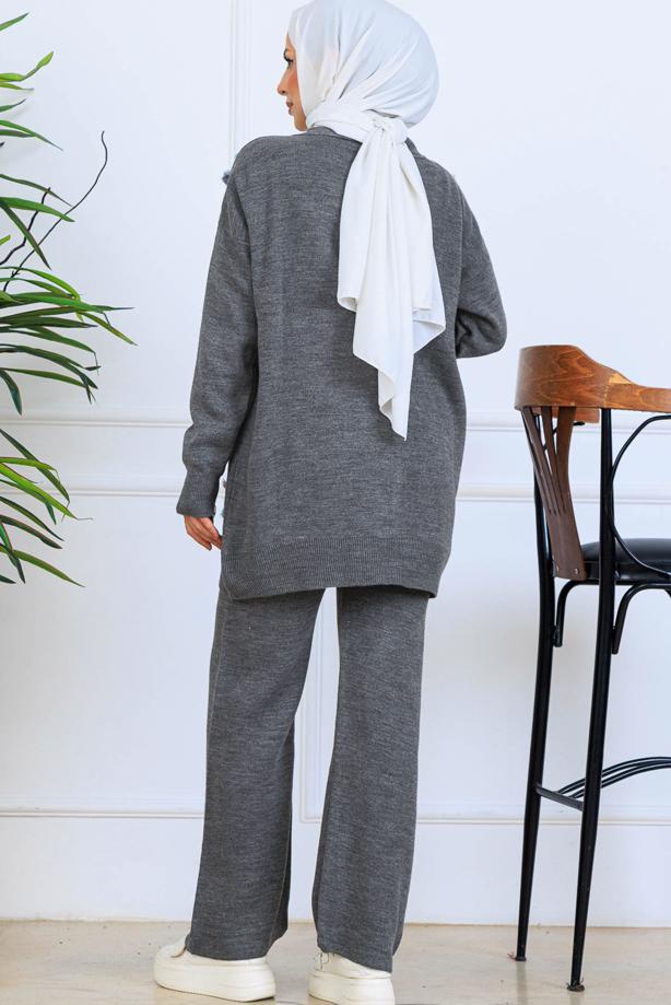Tesettür giyim GRİ T 1001 BN ÇİÇEKLİ TRİKO TAKIM - TRENDTESETTÜR