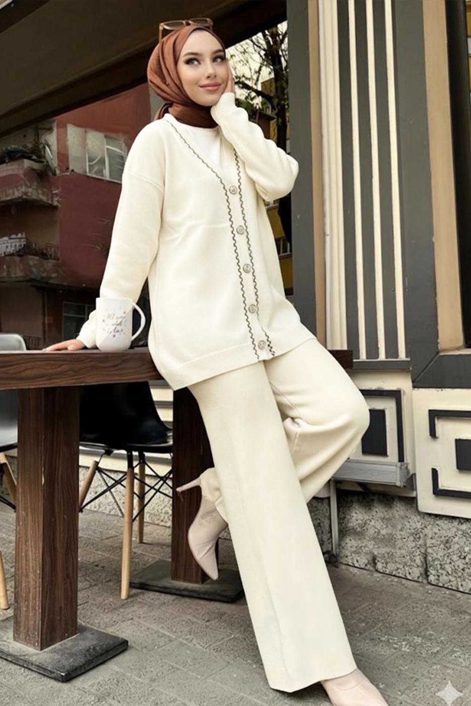 Tesettür giyim BEJ PANTOLONLU TRİKO TAKIM T 20352