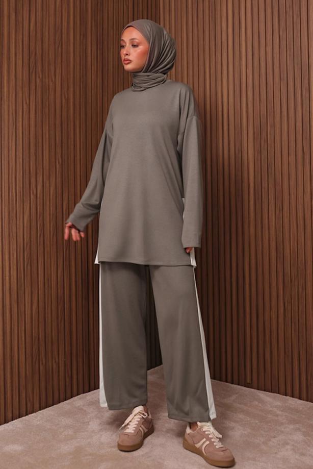 Tesettür giyim VİZON ŞERİT DETAYLI PANTOLONLU TAKIM T 2135 - TRENDTESETTÜR