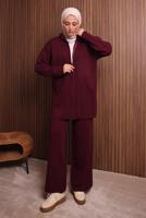 Tesettür giyim BORDO KAPÜŞONLU PANTOLONLU TRİKO TAKIM T 3307