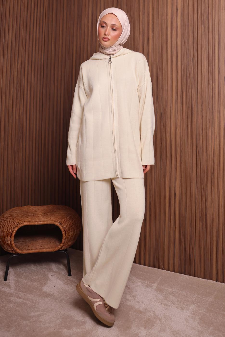 Tesettür giyim EKRU KAPÜŞONLU PANTOLONLU TRİKO TAKIM T 3307
