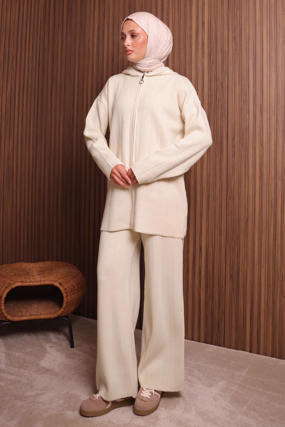 Tesettür giyim EKRU KAPÜŞONLU PANTOLONLU TRİKO TAKIM T 3307
