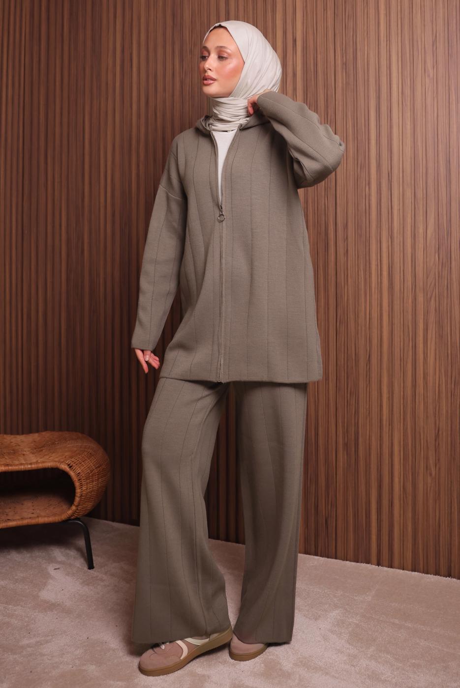 Tesettür giyim VİZON KAPÜŞONLU PANTOLONLU TRİKO TAKIM T 3307