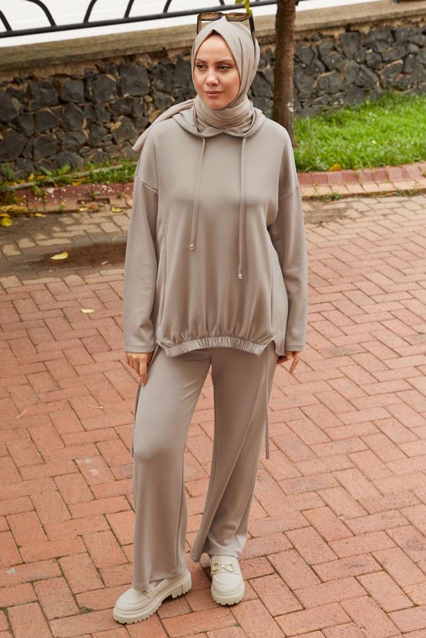 Tesettür giyim BEJ PANTOLONLU KAPÜŞONLU TAKIM T 5666 - TRENDTESETTÜR