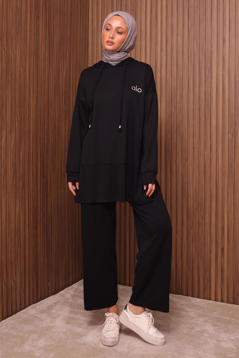 Tesettür giyim SİYAH KAPÜŞONLU PANTOLONLU TAKIM T 8535