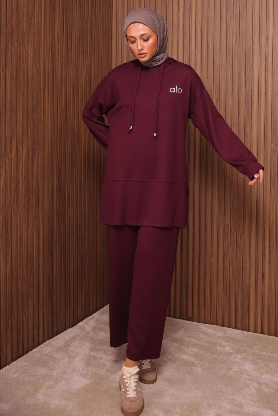 Tesettür giyim BORDO KAPÜŞONLU PANTOLONLU TAKIM T 8535