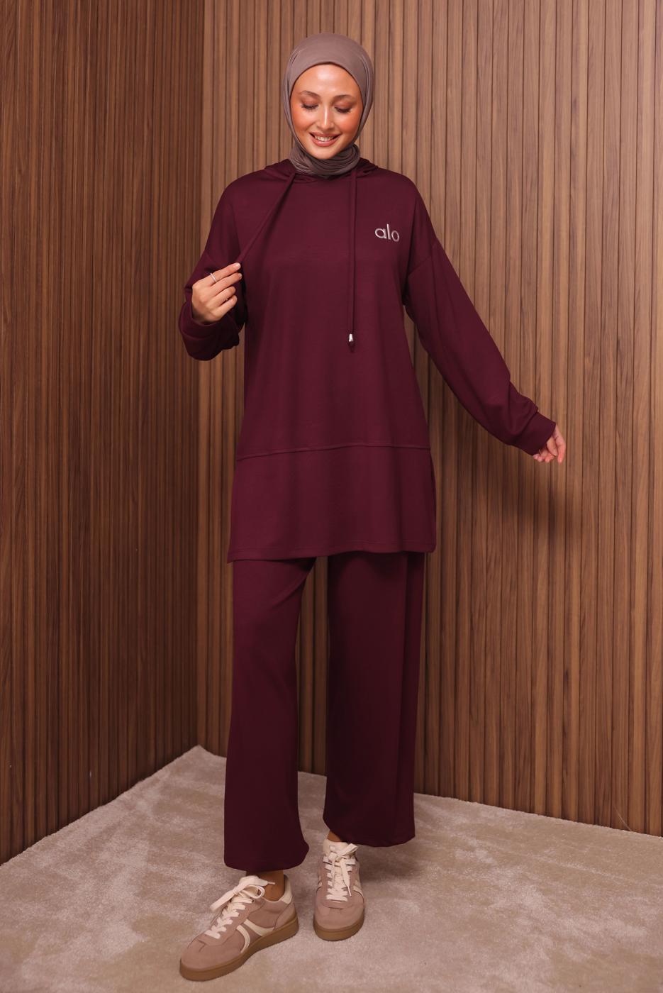Tesettür giyim BORDO KAPÜŞONLU PANTOLONLU TAKIM T 8535
