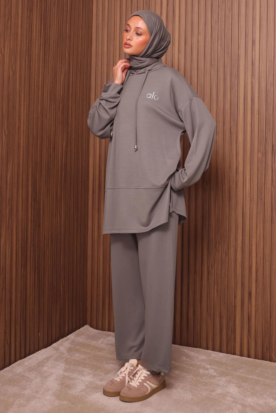 Tesettür giyim VİZON KAPÜŞONLU PANTOLONLU TAKIM T 8535
