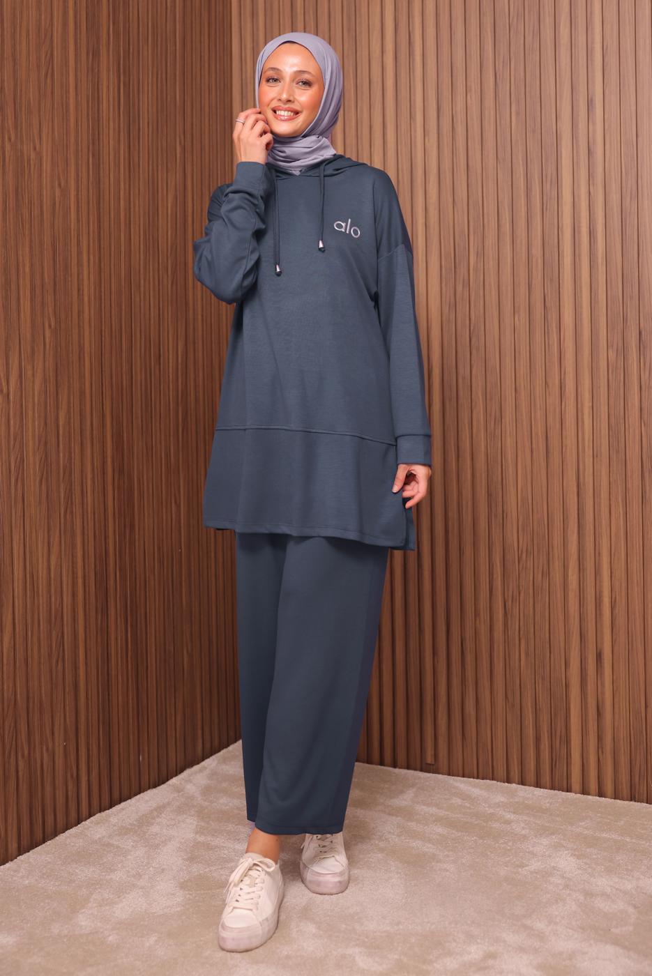 Tesettür giyim GRİ KAPÜŞONLU PANTOLONLU TAKIM T 8535