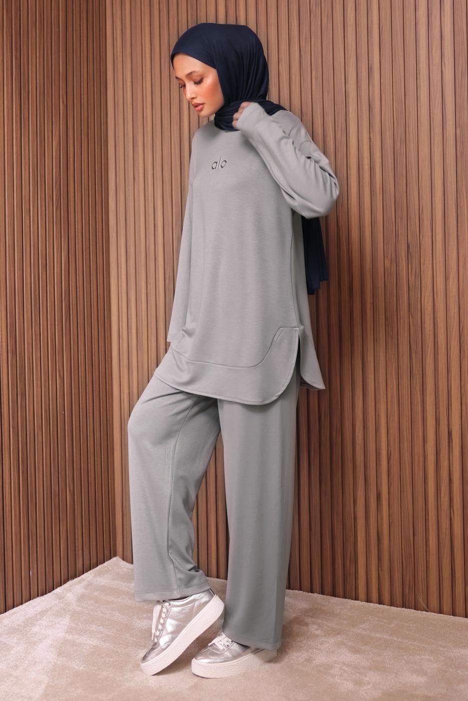 Tesettür giyim GRİ YAZI BASKILI PANTOLONLU TAKIM T 9535