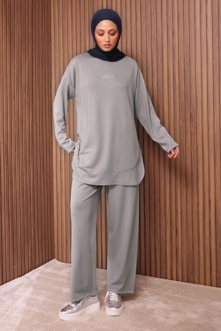 Tesettür giyim GRİ YAZI BASKILI PANTOLONLU TAKIM T 9535