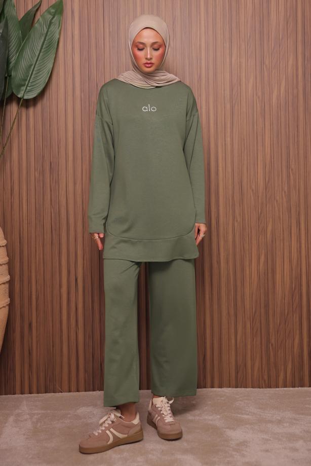 Hijab clothing KHAKI SLOGAN PRINTED PANTS SUIT T 9535 - TRENDTESETTÜR
