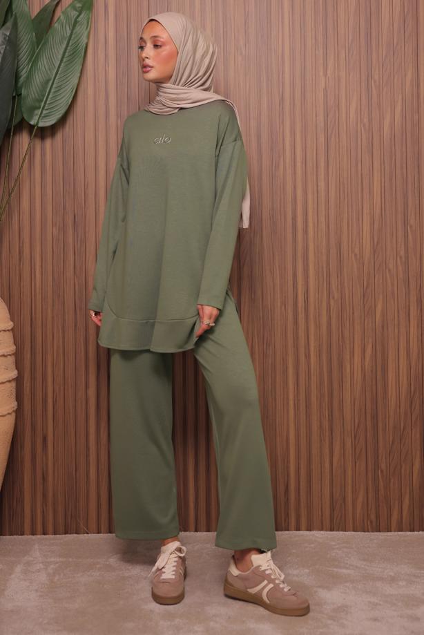 Hijab clothing KHAKI SLOGAN PRINTED PANTS SUIT T 9535 - TRENDTESETTÜR