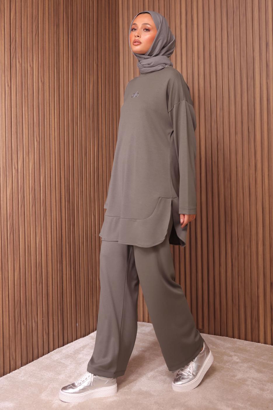 Tesettür giyim VİZON YAZI BASKILI PANTOLONLU TAKIM T 9535