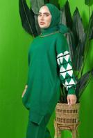 Tesettür giyim YEŞİL KOLU DESENLİ TRİKO TUNİK T 3408-1