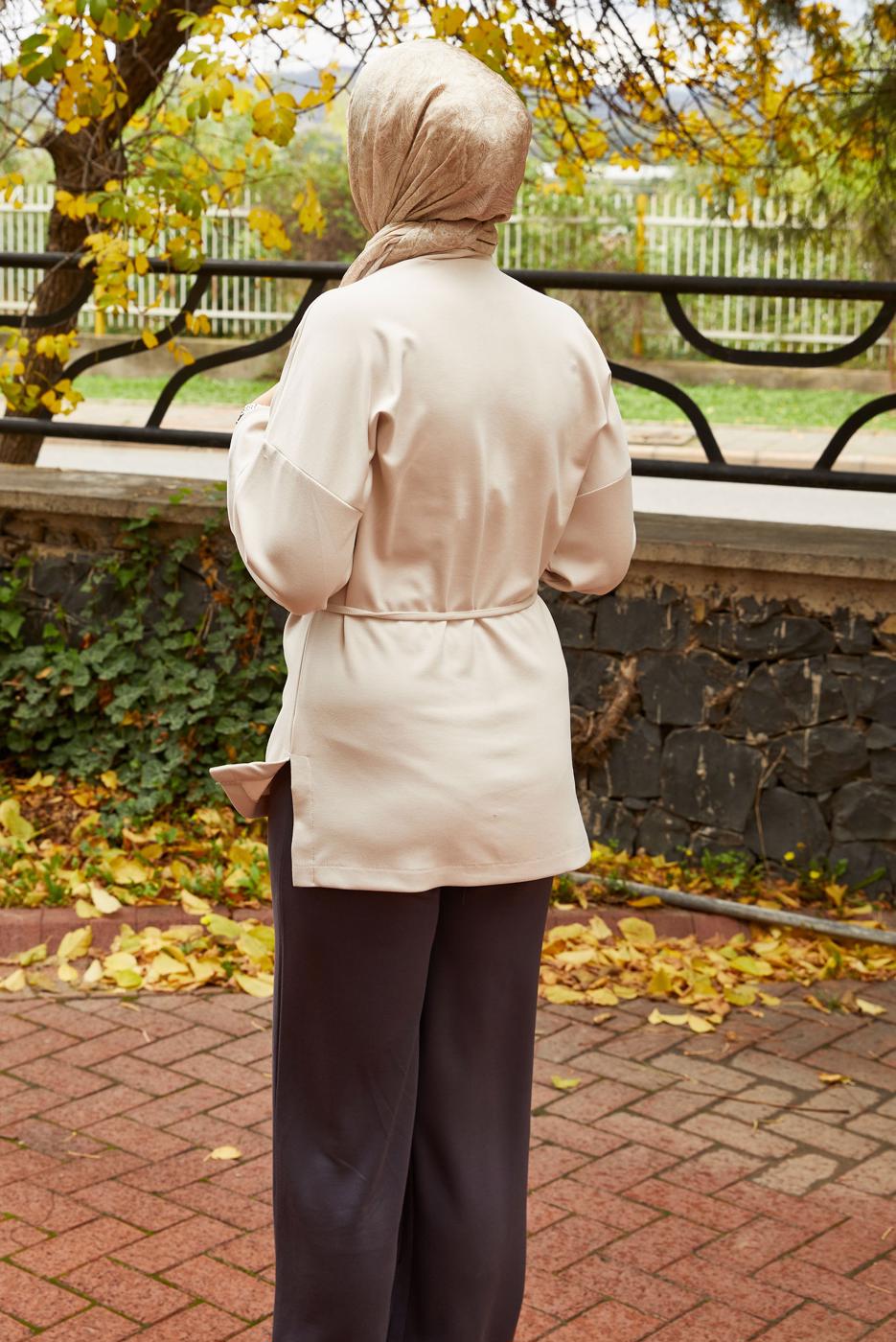 Tesettür giyim BEJ BELDEN BAĞCIKLI TUNİK T 84112