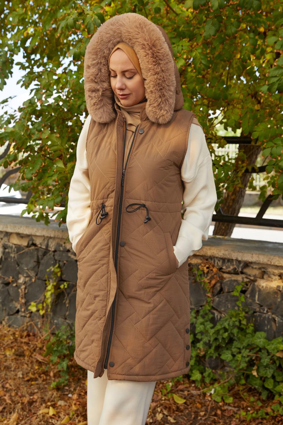 Tesettür giyim TABA KAPÜŞONLU ŞİŞME YELEK T 2307