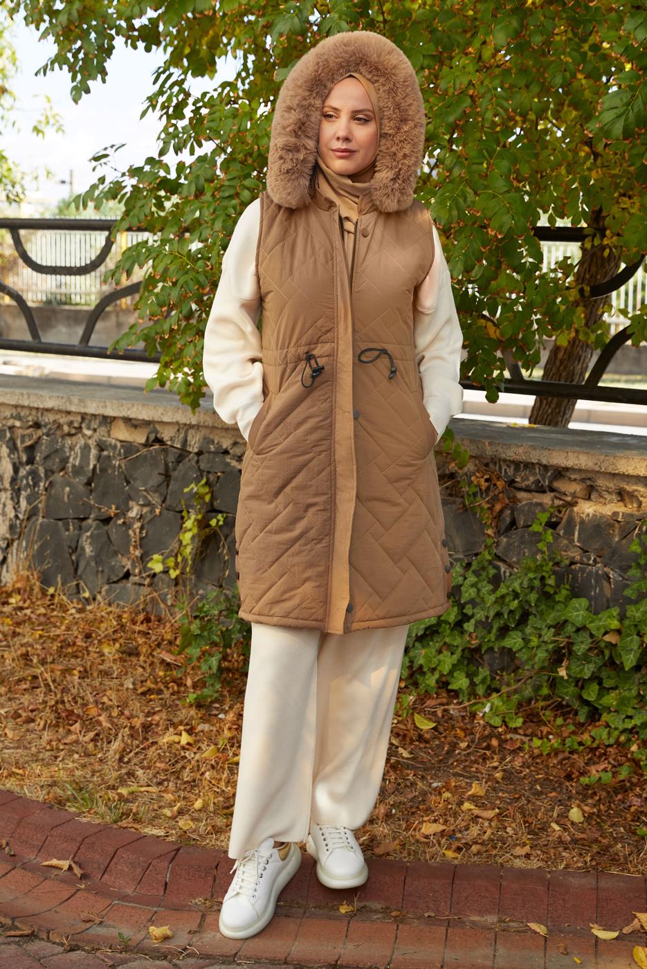 Tesettür giyim TABA KAPÜŞONLU ŞİŞME YELEK T 2307