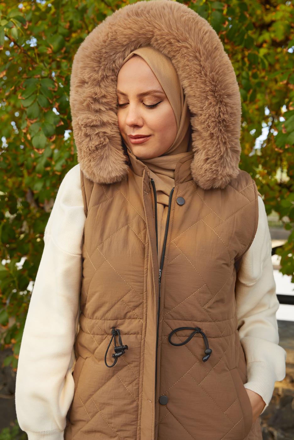 Tesettür giyim TABA KAPÜŞONLU ŞİŞME YELEK T 2307