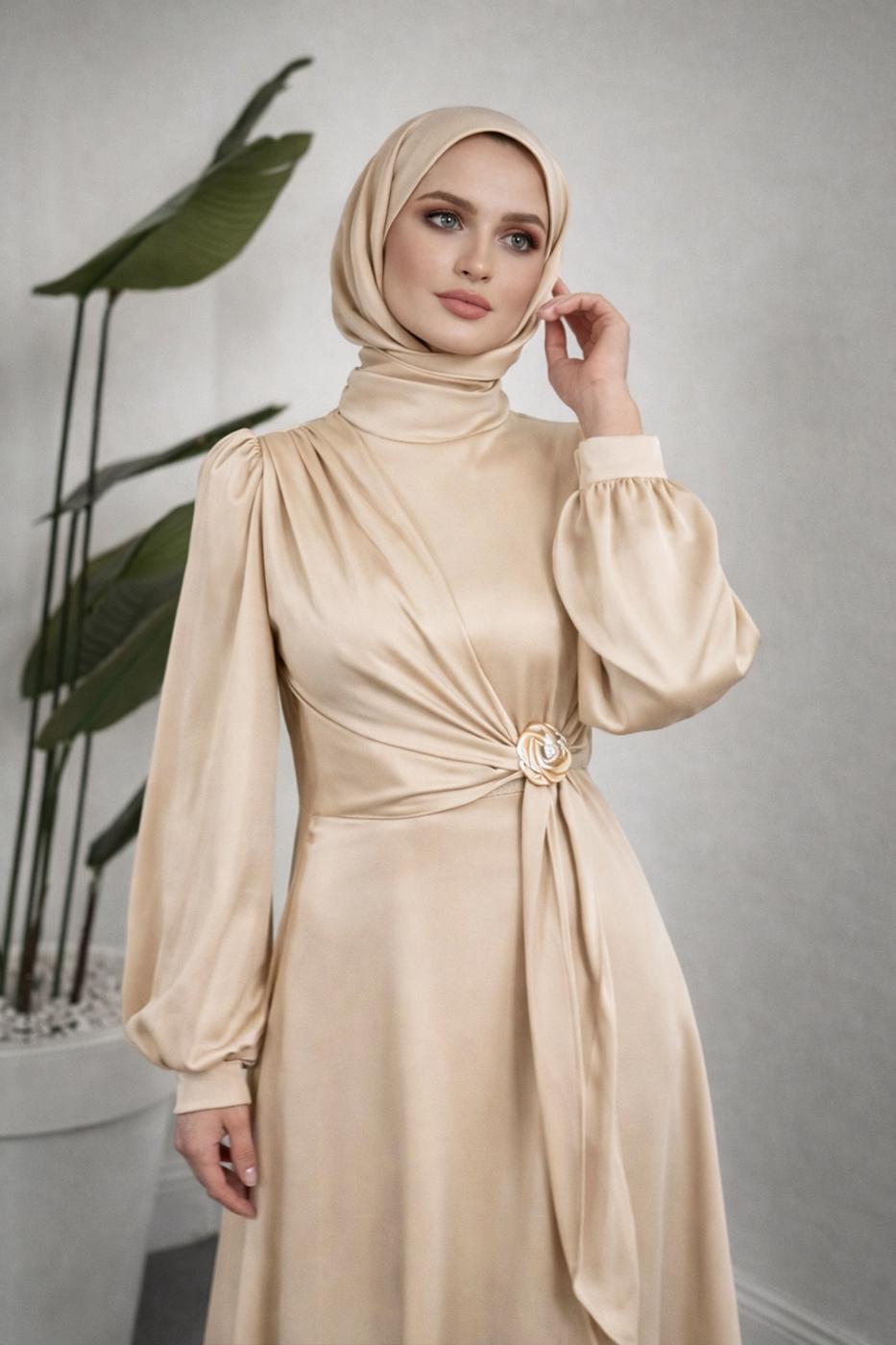 Tesettür giyim BEJ AKSESUAR DETAYLI ABİYE ELBİSE T 3626