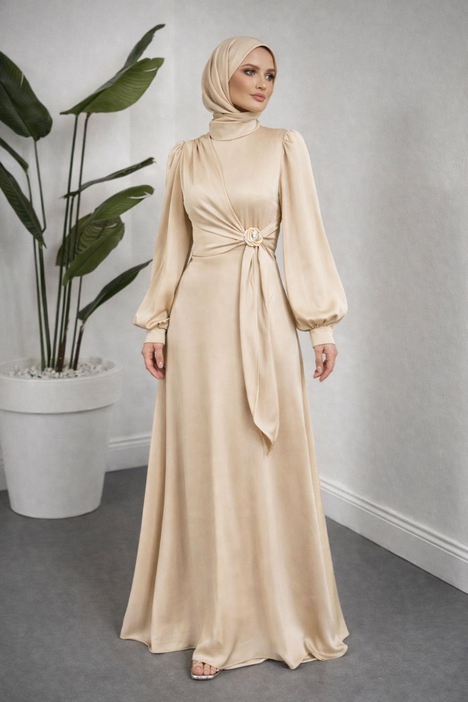 Tesettür giyim BEJ AKSESUAR DETAYLI ABİYE ELBİSE T 3626