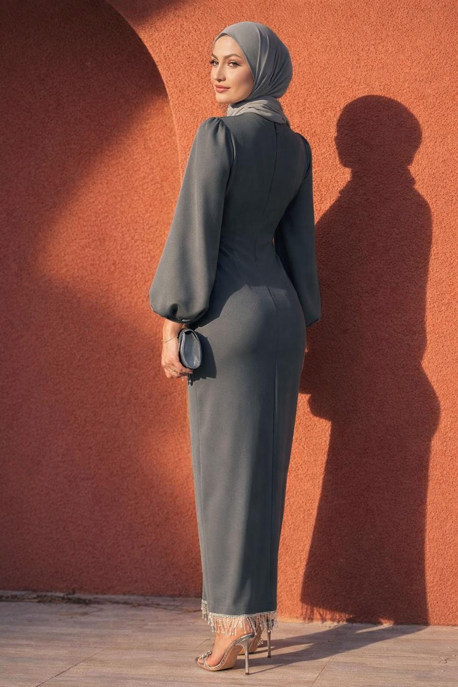 Tesettür giyim GRİ KENDİNDEN KUŞAKLI ABİYE ELBİSE T 5226
