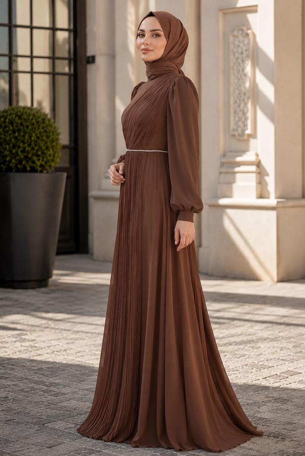 Tesettür giyim KAHVE DRAPE DETAYLI ABİYE ELBİSE T 9363 - TRENDTESETTÜR
