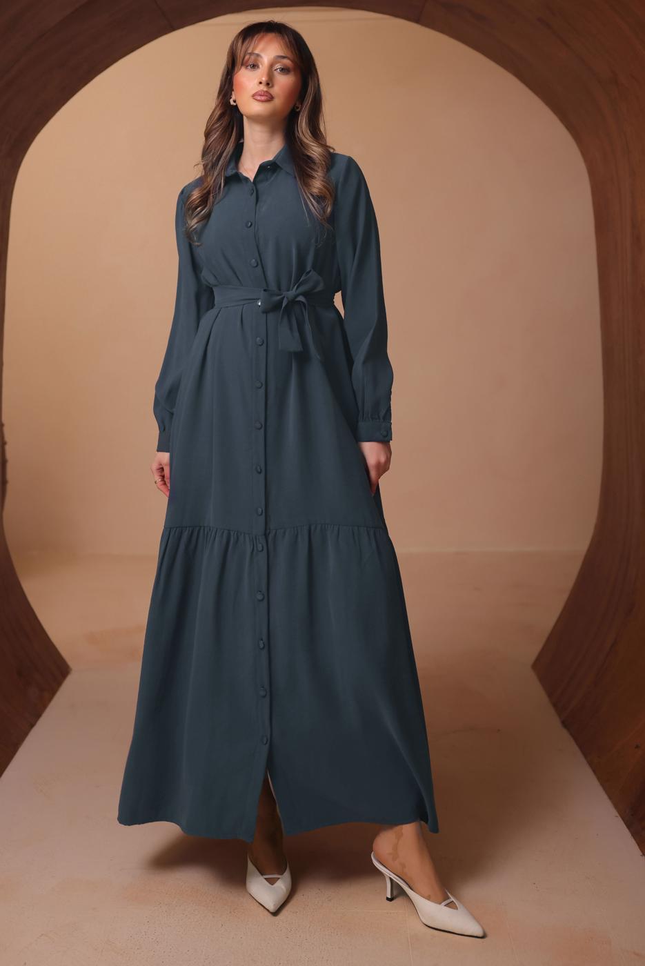 Tesettür giyim GRİ KUŞAKLI DİYAGONEL ELBİSE T 8462