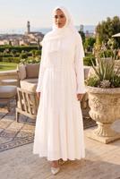 Vêtements hijab ÉCRU ROBE CEINTURÉE DÉTAILLÉE CHÂLE T 9306