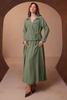 Tesettür giyim YEŞİL DİYAGONEL KUMAŞ ETEKLİ TAKIM T 1562