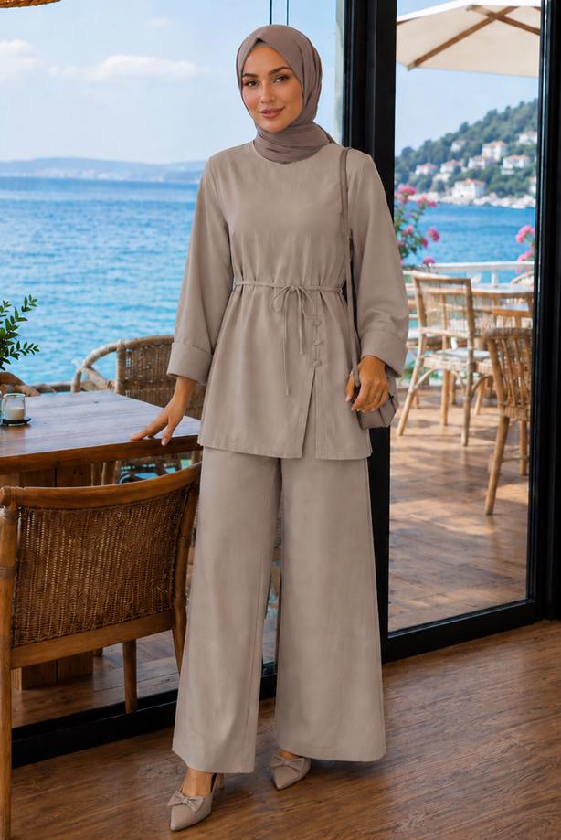 Tesettür giyim BEJ KUŞAKLI PANTOLONLU TAKIM T 2333 - TRENDTESETTÜR
