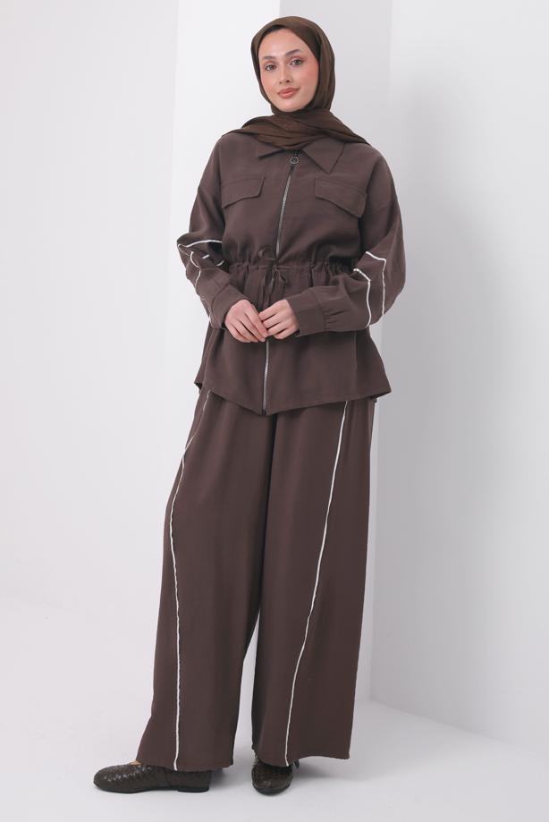 Tesettür giyim KAHVE ŞERİTLİ BELİ BAĞCIKLI TAKIM T 4127 - TRENDTESETTÜR