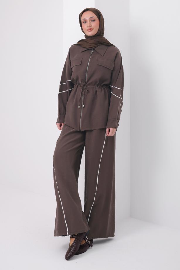Tesettür giyim KAHVE ŞERİTLİ BELİ BAĞCIKLI TAKIM T 4127 - TRENDTESETTÜR