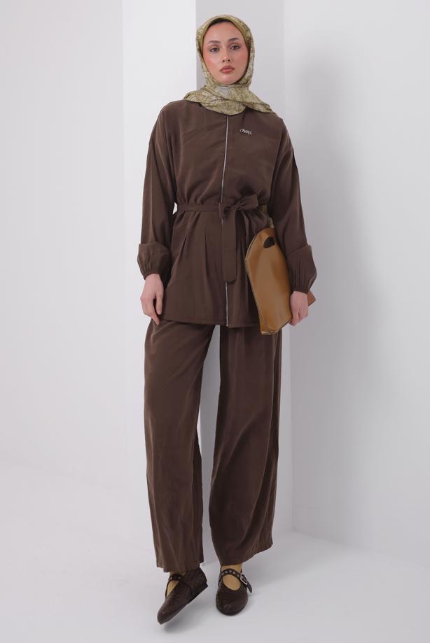 Tesettür giyim KAHVE PANTOLONLU KUŞAKLI TAKIM T 6917 - TRENDTESETTÜR