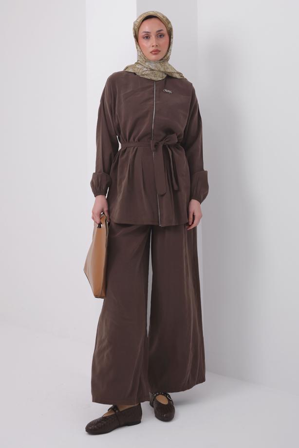 Tesettür giyim KAHVE PANTOLONLU KUŞAKLI TAKIM T 6917 - TRENDTESETTÜR